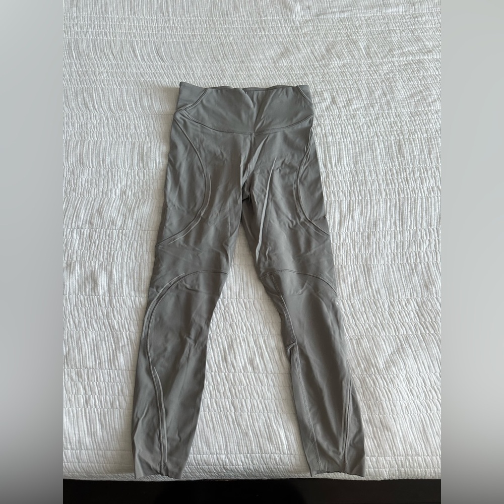 Women’s Lululemon 7/8 reflective legging